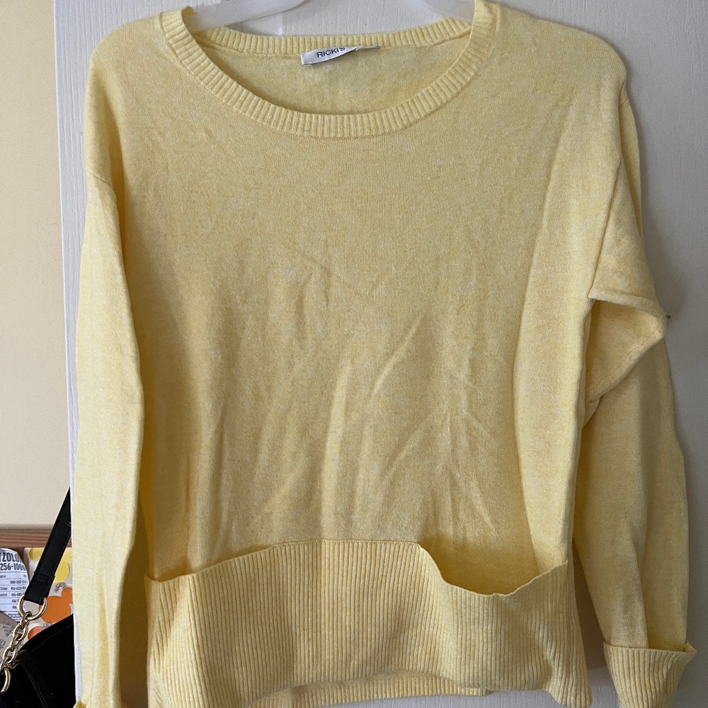 Yellow comfy cozy yellow Ricki's sweater- size XS